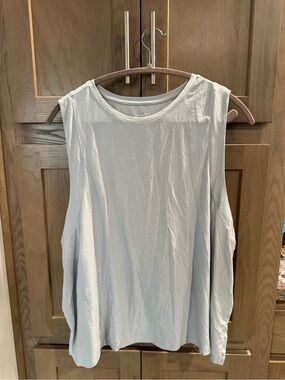 Old Navy Light Gray Scoop Neck Tank Top
